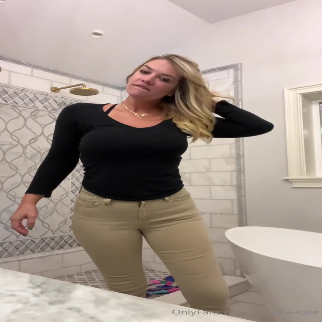 A Close Up Me Fucking My Creamy Pussy