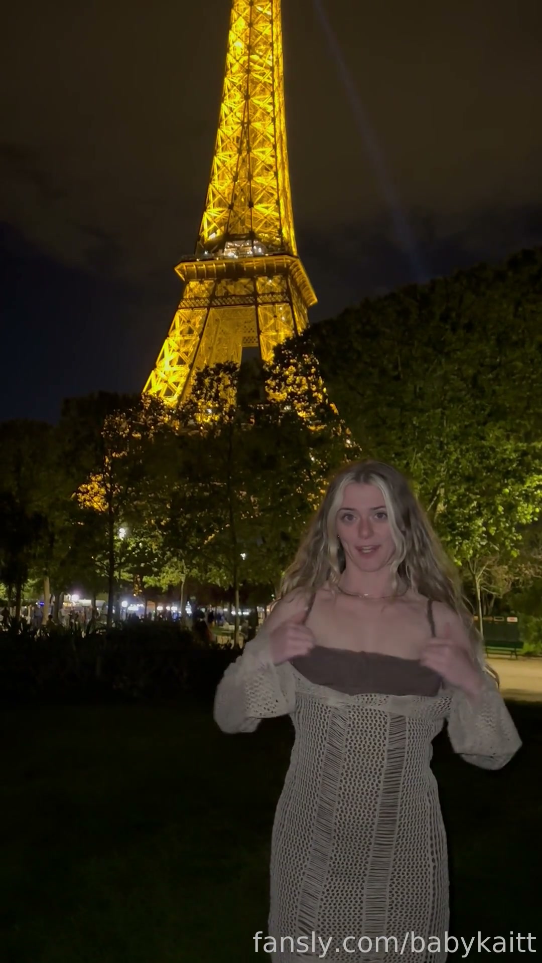 Flashing In Front Of The Eiffel Tower 1/2