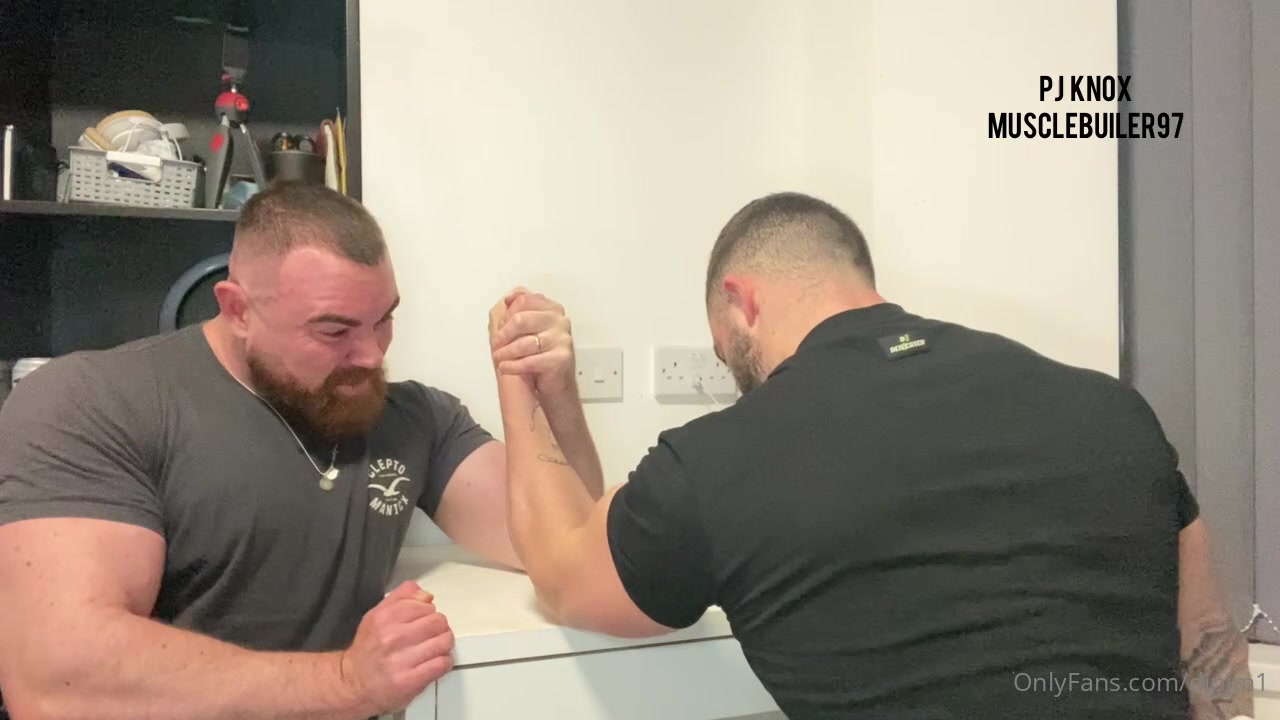 When I Challenged @Musclebuilder97 To An Arm Wrestler