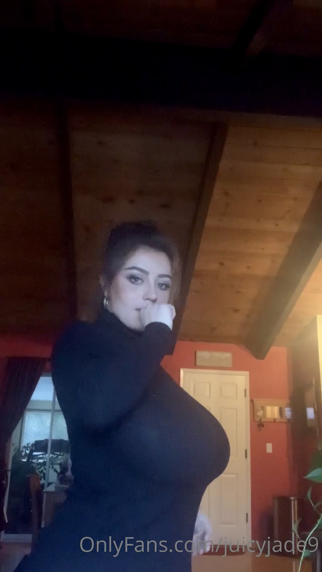 Good Morning ? A Little Boob Drop For Your Day