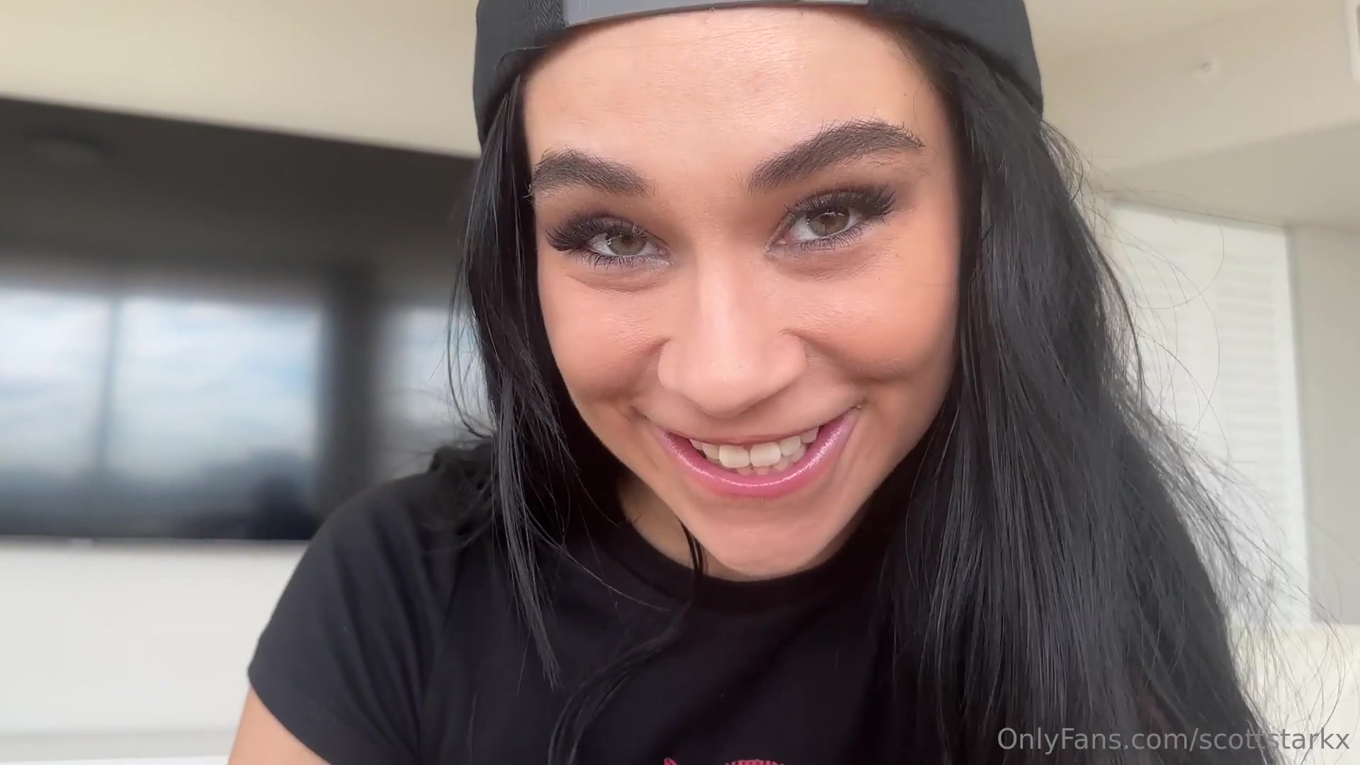 Horny Goth Step Sister Lets You Have A Turn