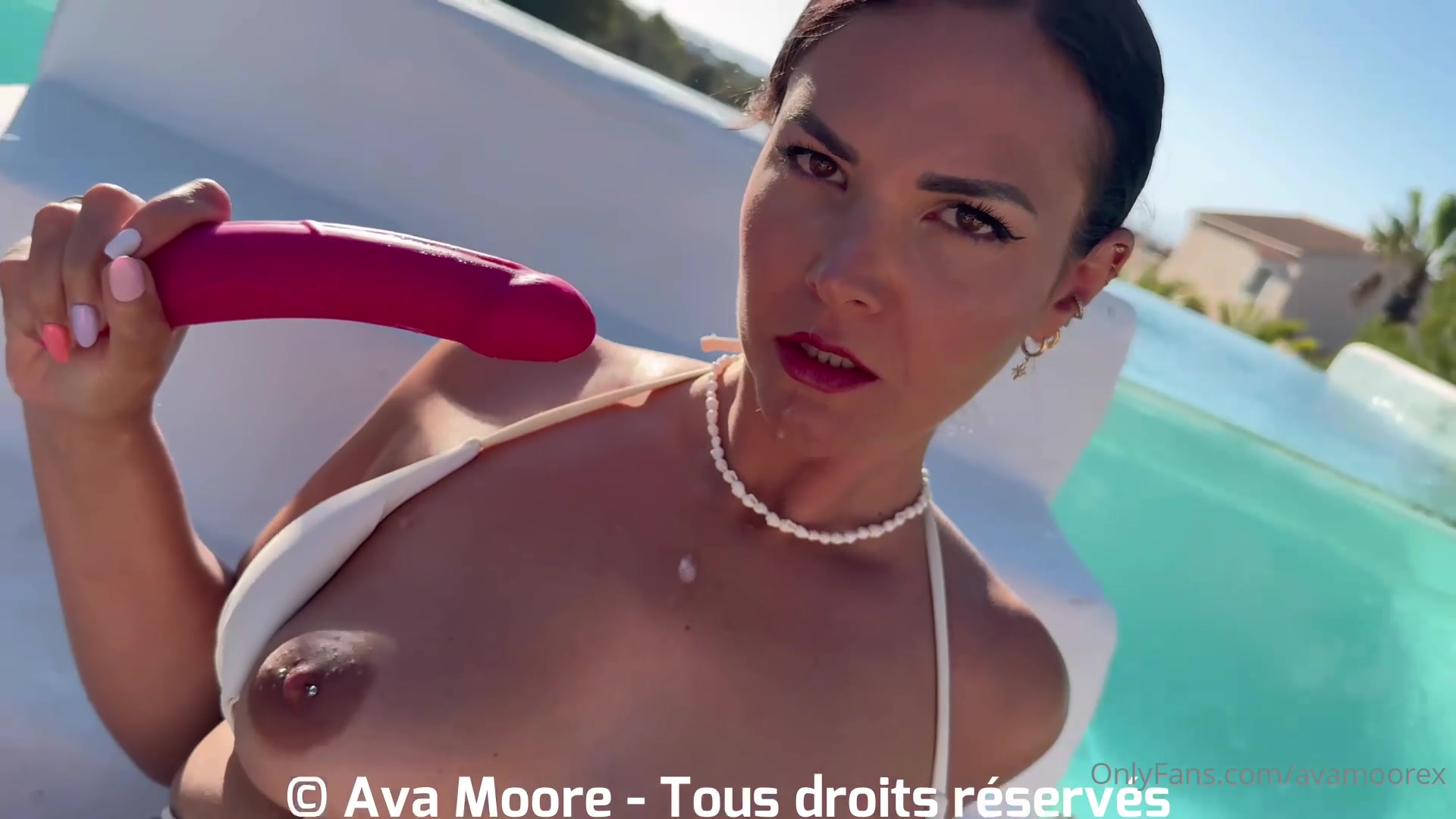 Je Jouis Avec Un Gros Gode Dans La Chatte!