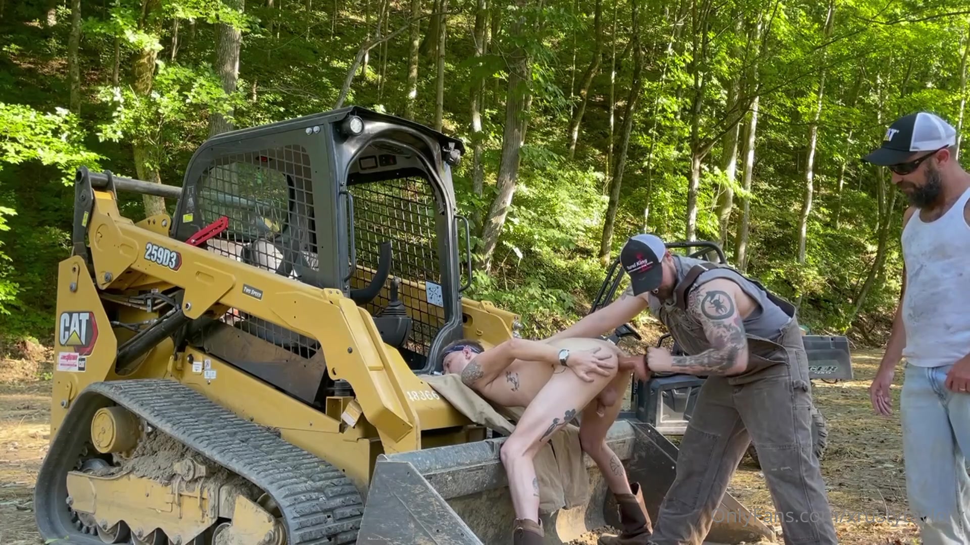 Me And @Hardworkertn Load Up @Squeallittlepig When We Find Him Slackin On The Job