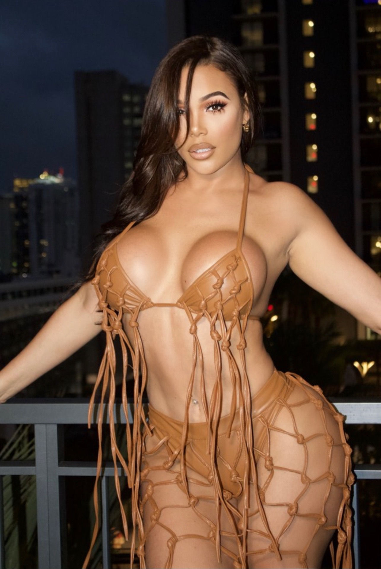 Lauren Cox — Photos | AshemaleParadise