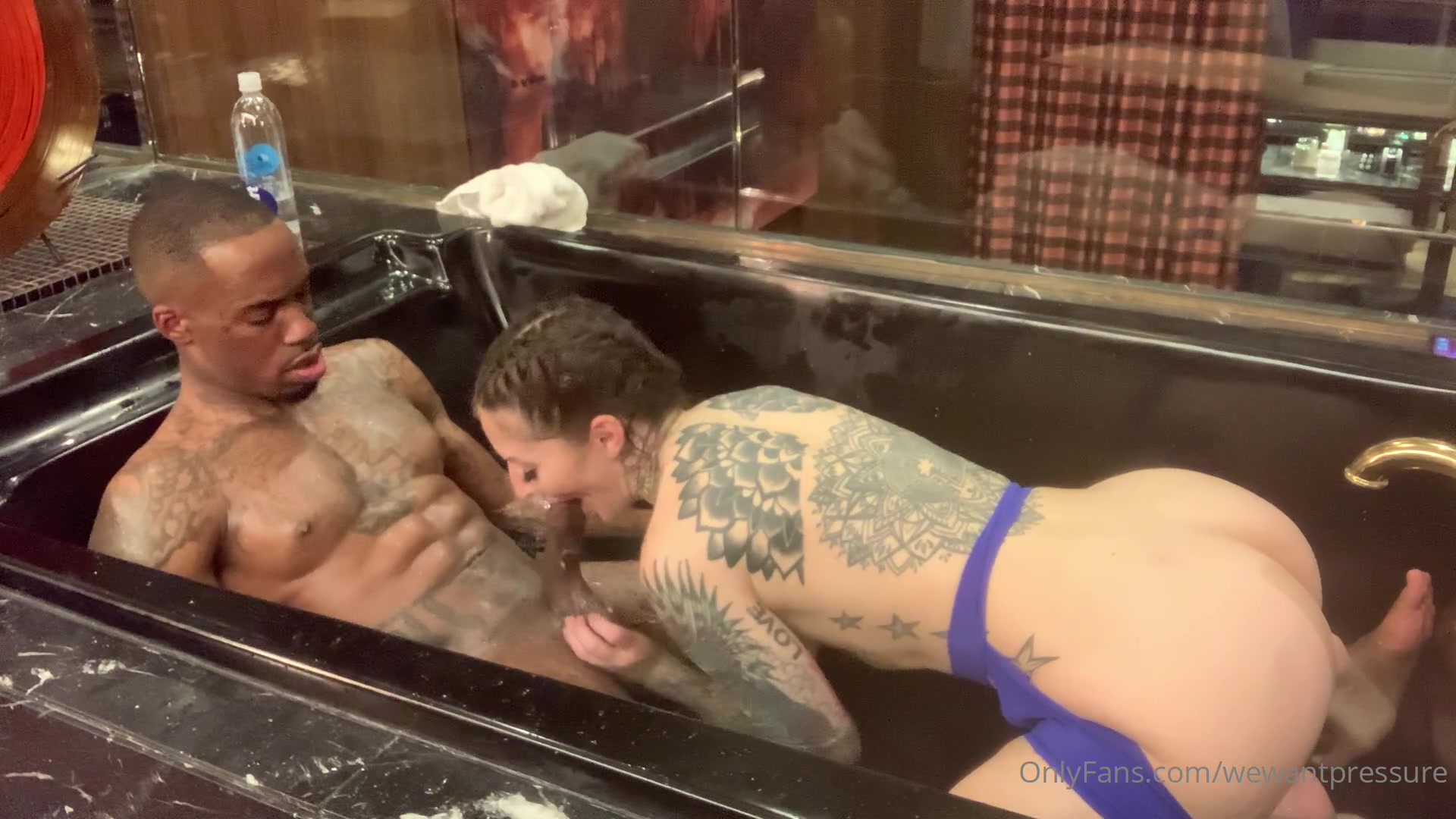 Guess Who Joined Me For A Bathtub Fuck??