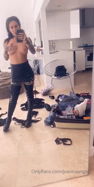 Just Spoiling You With A Sexy Treat! Feel Free To Show Me Some Love With A Fun Tip Right Under The Video If You Like What You See