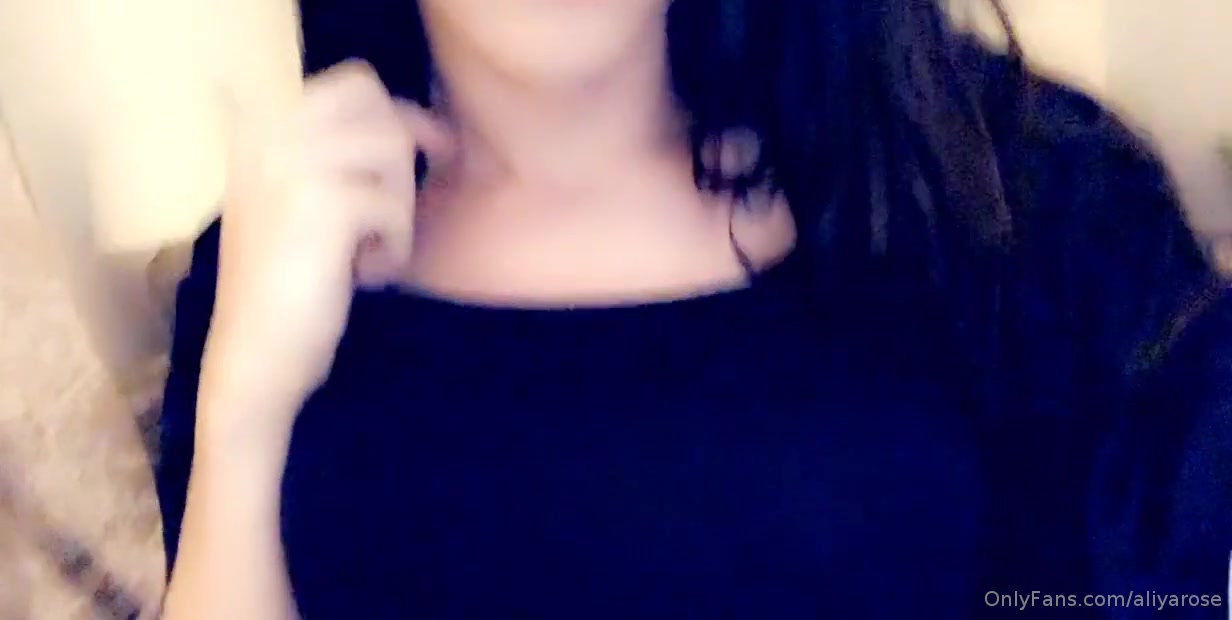 Mmmmm Who Wants To Come Suck Me?