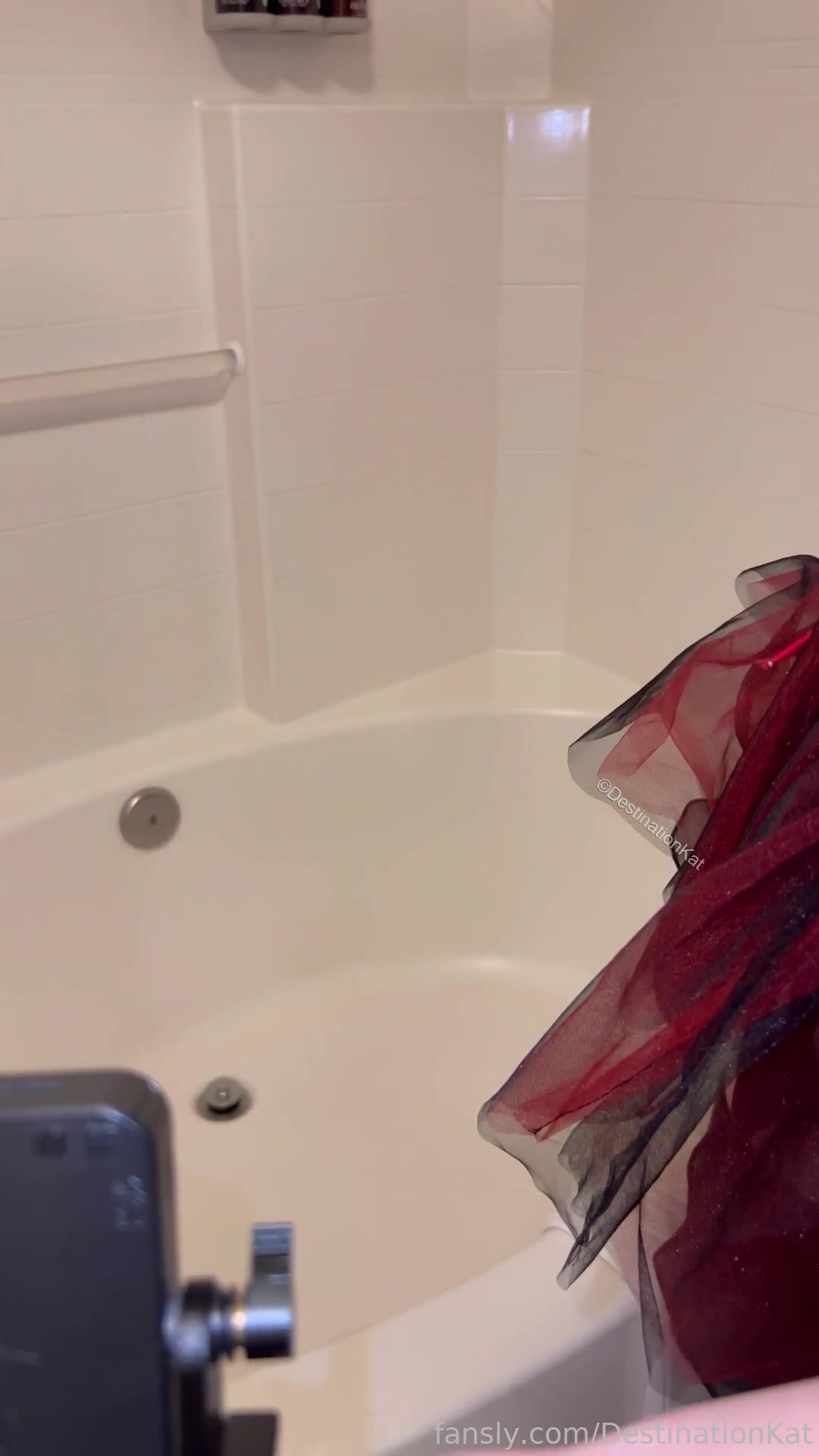 Pp In The Tub