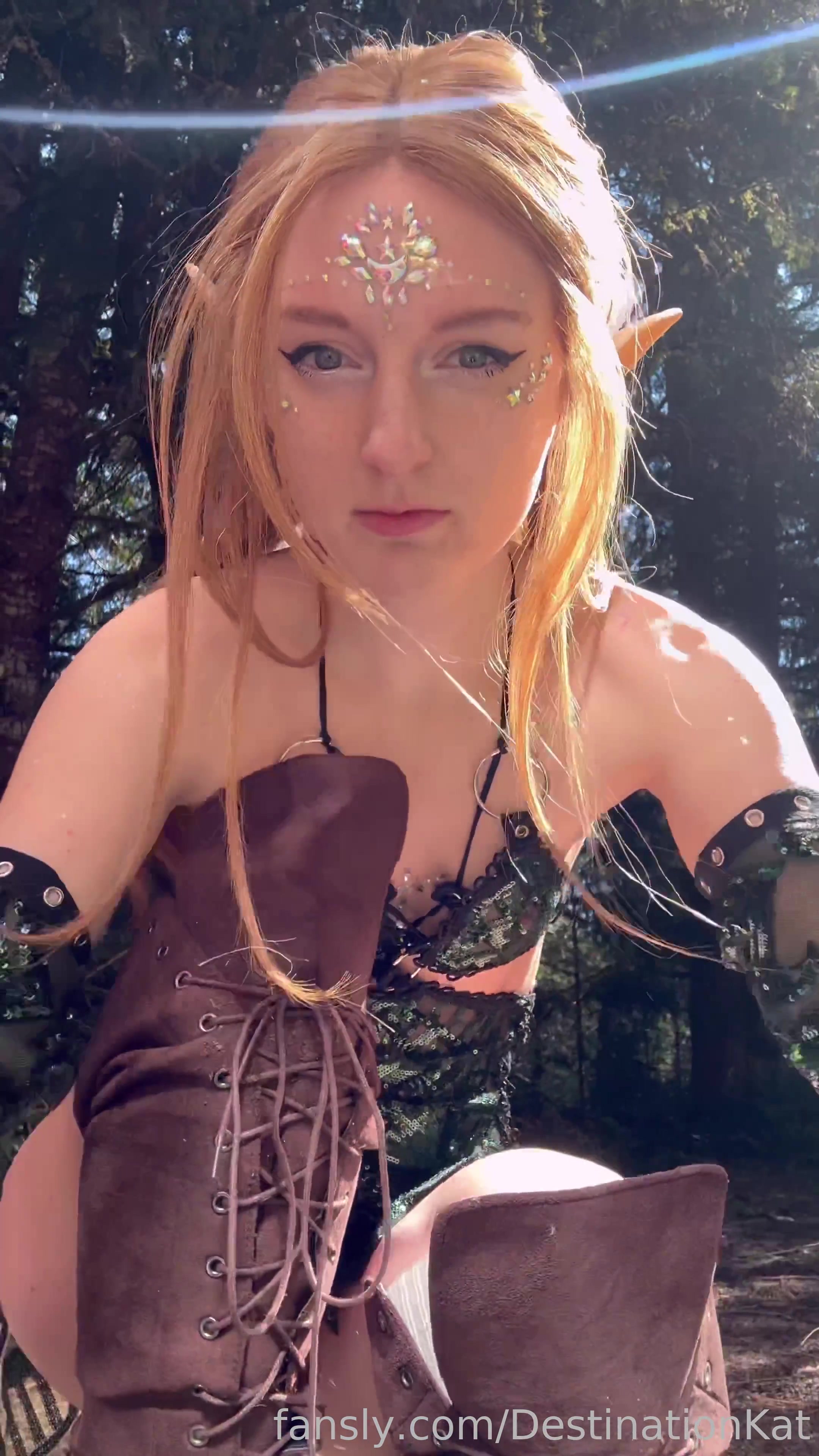 Elves Need To #Pee Too!